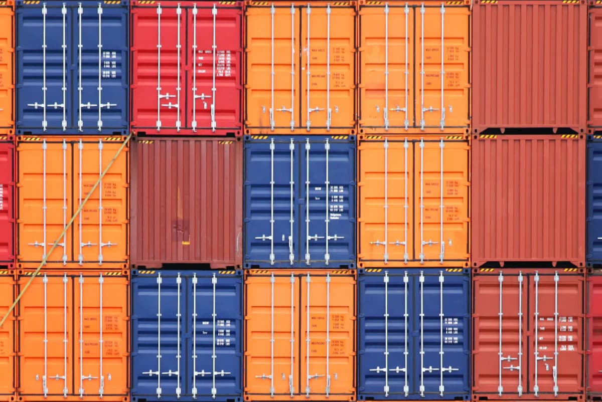 Container orchestration with Docker and Kubernetes diagram